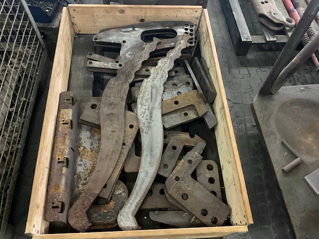 Partij halffabrikaten - afbeelding 1 van  1