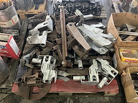 Partij halffabrikaten/aanbouwdelen - afbeelding 5 van  8