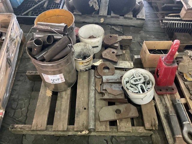 Partij halffabrikaten/aanbouwdelen - afbeelding 8 van  8