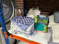 Partij hand- en theedoeken - afbeelding 1 van  6