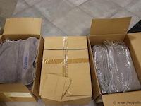 Partij handdoeken met opdruk "ubcro sport & health center" - afbeelding 1 van  4