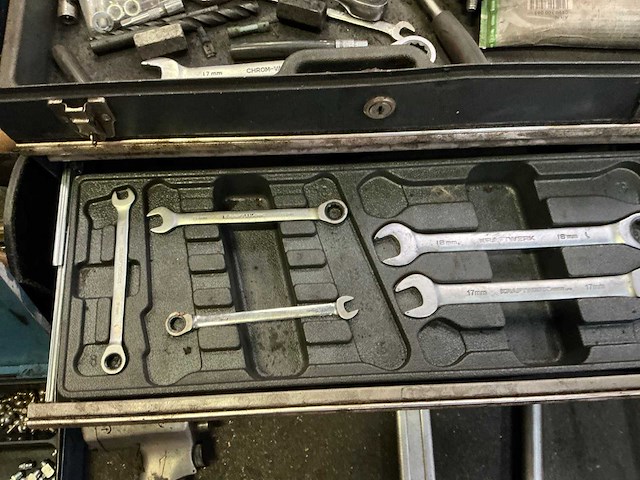 Partij handgereedschap en 1 pneumatische slagmoersleutel - afbeelding 6 van  10