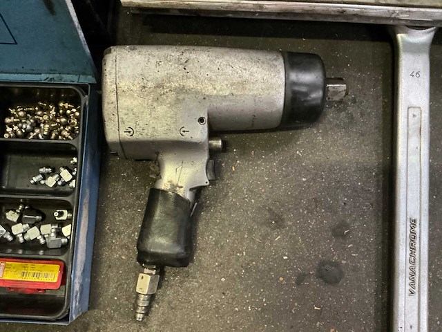 Partij handgereedschap en 1 pneumatische slagmoersleutel - afbeelding 9 van  10