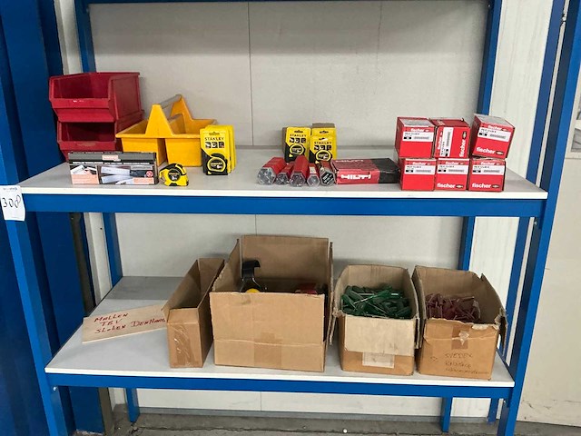Partij handgereedschap en bevestigingsmiddelen - afbeelding 1 van  7