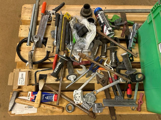 Partij handgereedschap en bouwmaterialen w.o. makita, stanley - afbeelding 3 van  8