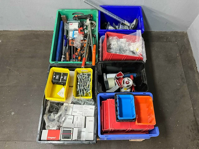 Partij handgereedschap en bouwmaterialen - afbeelding 10 van  10