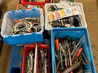 Partij handgereedschap en bouwmaterialen