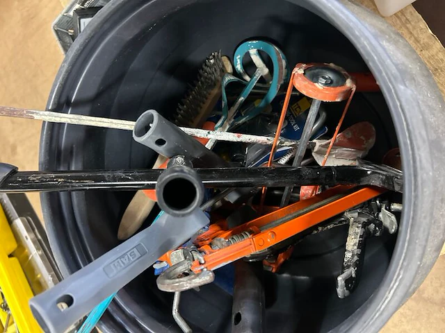 Partij handgereedschap en bouwmaterialen - afbeelding 5 van  8