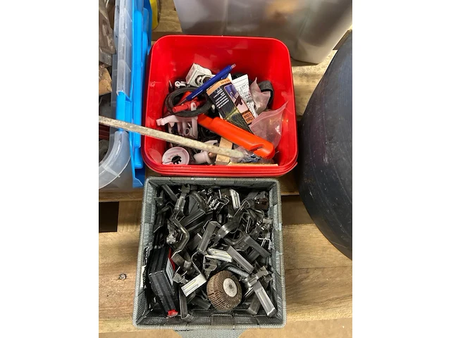 Partij handgereedschap en bouwmaterialen - afbeelding 8 van  8