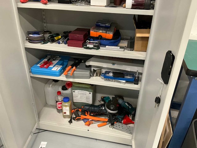 Partij handgereedschap en divers met manitan werkplaatskast - afbeelding 1 van  9