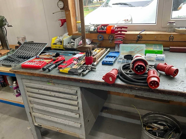 Partij handgereedschap en elektro toebehoren - afbeelding 1 van  12