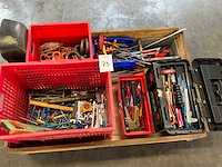 Partij handgereedschap en hijsgereedschap - afbeelding 1 van  9
