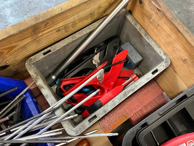 Partij handgereedschap en hijsgereedschap - afbeelding 6 van  9