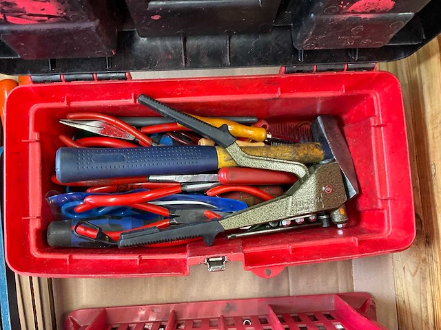Partij handgereedschap en hijsgereedschap - afbeelding 1 van  1