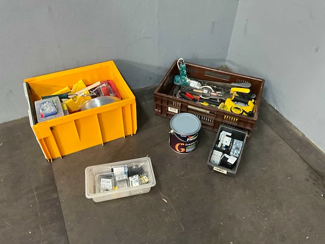 Partij handgereedschap en toebehoren - afbeelding 1 van  5