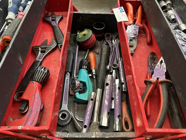 Partij handgereedschap in gereedschapskoffer - afbeelding 3 van  7