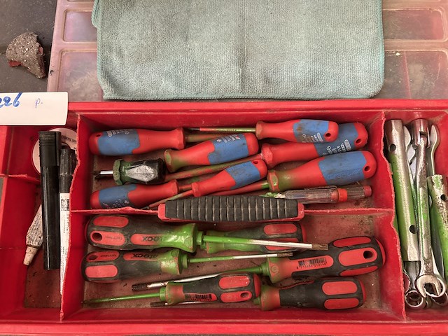 Partij handgereedschap in koffer/krat - afbeelding 2 van  6