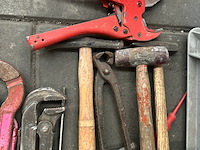 Partij handgereedschap in krat - afbeelding 2 van  7