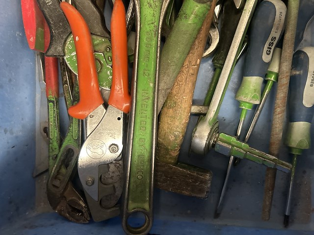 Partij handgereedschap in krat - afbeelding 4 van  5
