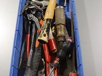 Partij handgereedschap o.a. hamer, rolmaat & tangen - afbeelding 1 van  3