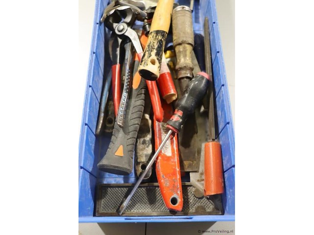 Partij handgereedschap o.a. hamer, rolmaat & tangen - afbeelding 3 van  3