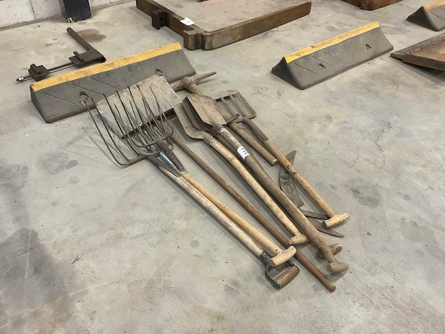 Partij handgereedschap - afbeelding 1 van  3