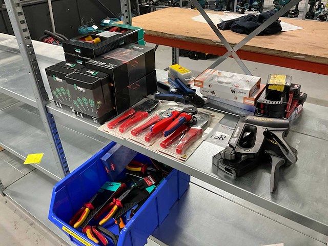 Partij handgereedschap - afbeelding 1 van  4