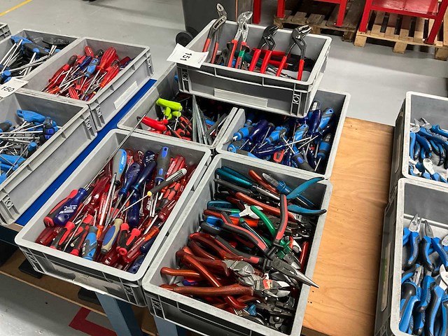 Partij handgereedschap - afbeelding 1 van  6