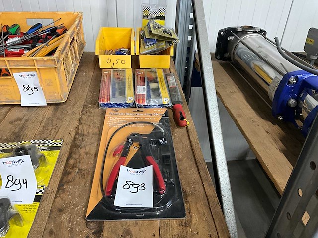 Partij handgereedschap - afbeelding 1 van  4