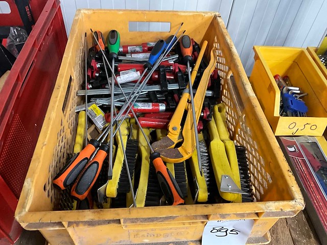 Partij handgereedschap - afbeelding 1 van  3