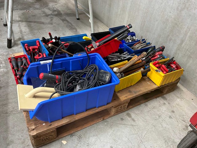 Partij handgereedschap - afbeelding 1 van  7