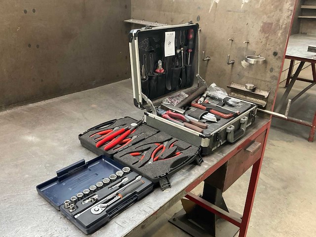 Partij handgereedschap - afbeelding 1 van  5