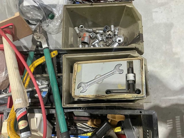 Partij handgereedschap - afbeelding 1 van  7