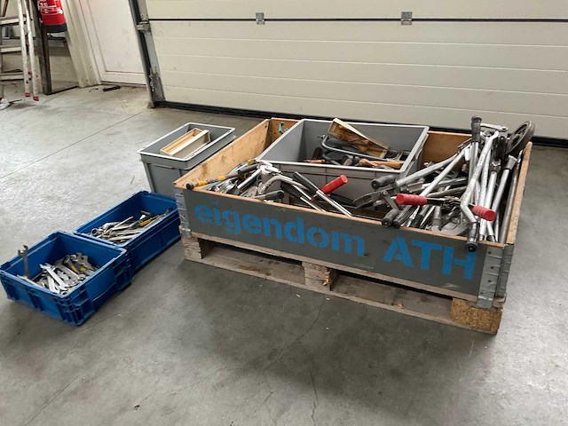 Partij handgereedschap - afbeelding 1 van  8