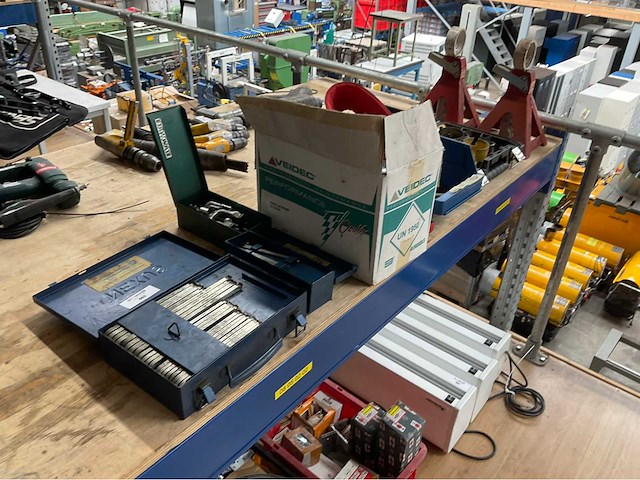 Partij handgereedschap - afbeelding 1 van  4