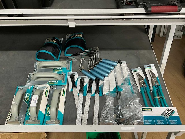 Partij handgereedschap - afbeelding 1 van  5