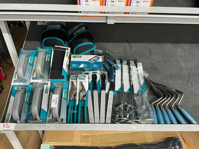 Partij handgereedschap - afbeelding 1 van  4