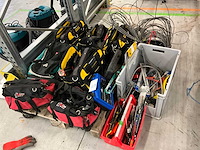 Partij handgereedschappen & installatie materiaal - afbeelding 1 van  4