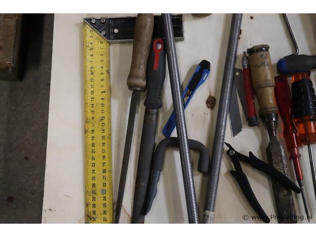 Partij handgereedschappen o.a. schroevendraaiers, hamers, tangen & beitels - afbeelding 2 van  6