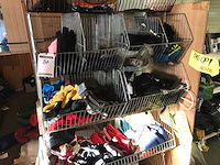 Partij handschoenen en mutsen - afbeelding 1 van  7