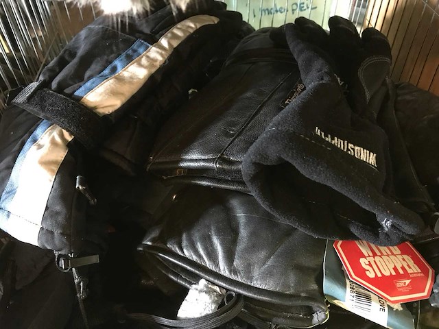 Partij handschoenen en mutsen - afbeelding 5 van  7