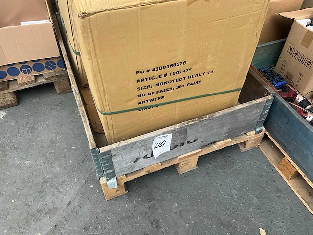 Partij handschoenen en overalls - afbeelding 2 van  9