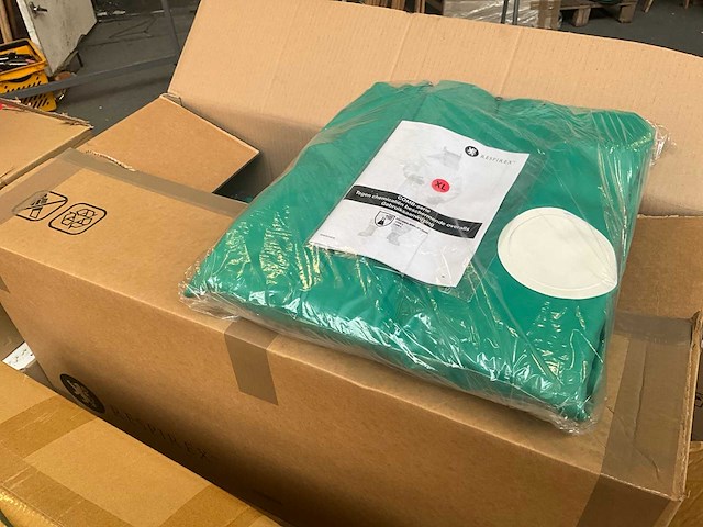 Partij handschoenen en overalls - afbeelding 4 van  9