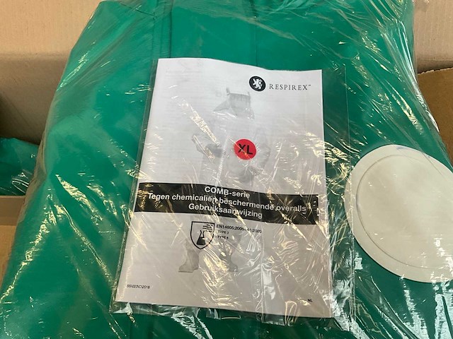 Partij handschoenen en overalls - afbeelding 5 van  9