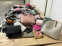 Partij handtassen (ca. 170x) - afbeelding 1 van  9