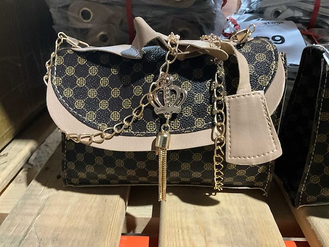 Partij handtassen (ca. 240x) - afbeelding 2 van  9