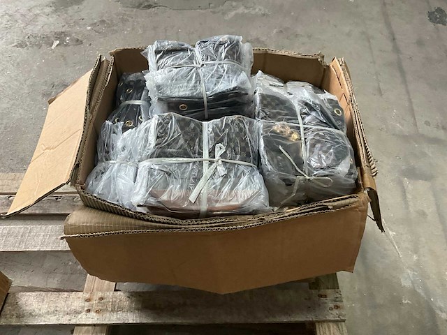 Partij handtassen (ca. 240x) - afbeelding 8 van  9