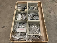 Partij hang- en sluitwerk