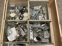 Partij hang- en sluitwerk - afbeelding 3 van  3