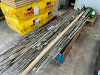 Partij hang- en sluitwerk - afbeelding 2 van  7